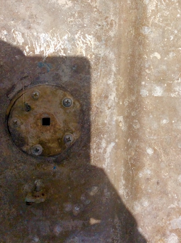 The bonding strap on the fuel tank was missing which caused galvanic corrosion to occur