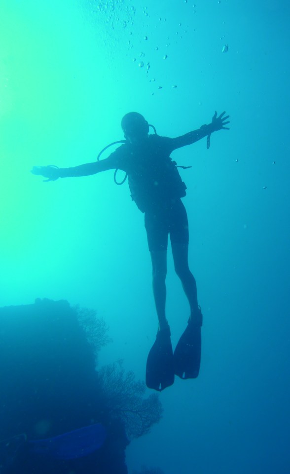 Neutrally buoyant Ryan at the Lesleen M Wreck in St. Lucia (Jan. 2018)
