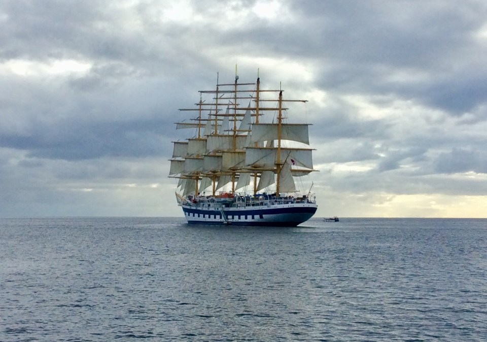 Sailing Cruise Ship, Star Clipper getting uderway, Portsmouth, Dominica (2018)